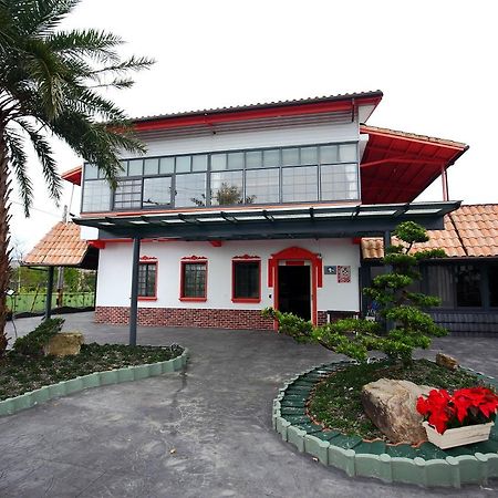The Tiles Garden Yilan B&B Донгшан Екстериор снимка